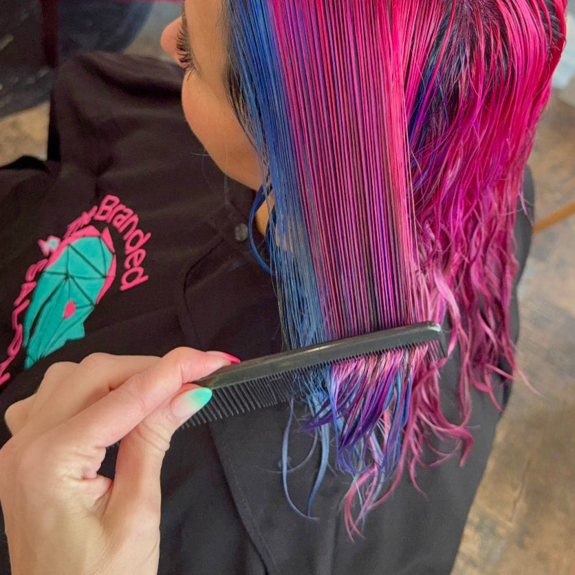 MANE SQUEEZE BLEACH PROOF/PRECISION/CUTTING/ COLOR CAPE